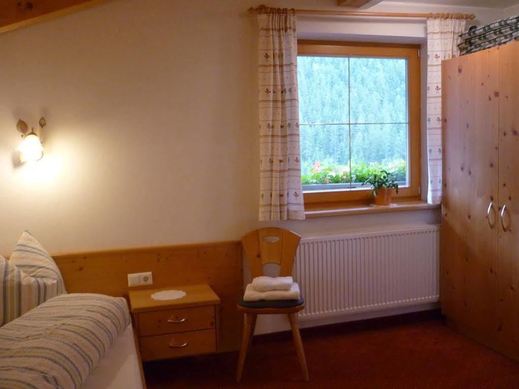 Ferienwohnung Haus Bergzauber Neustift im Stubaital Exterior foto