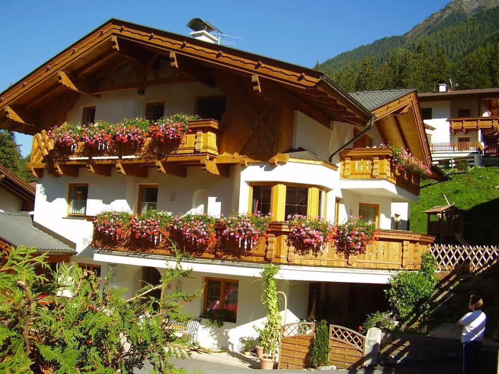 Ferienwohnung Haus Bergzauber Neustift im Stubaital Exterior foto