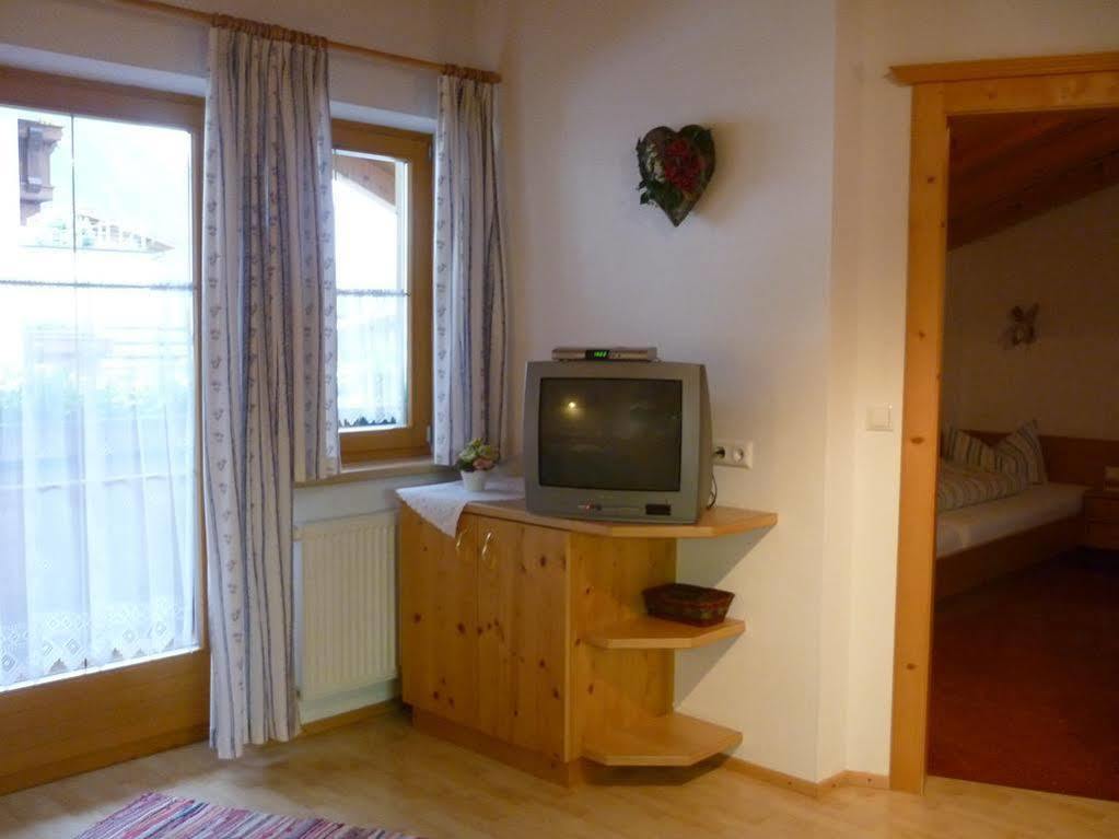 Ferienwohnung Haus Bergzauber Neustift im Stubaital Exterior foto